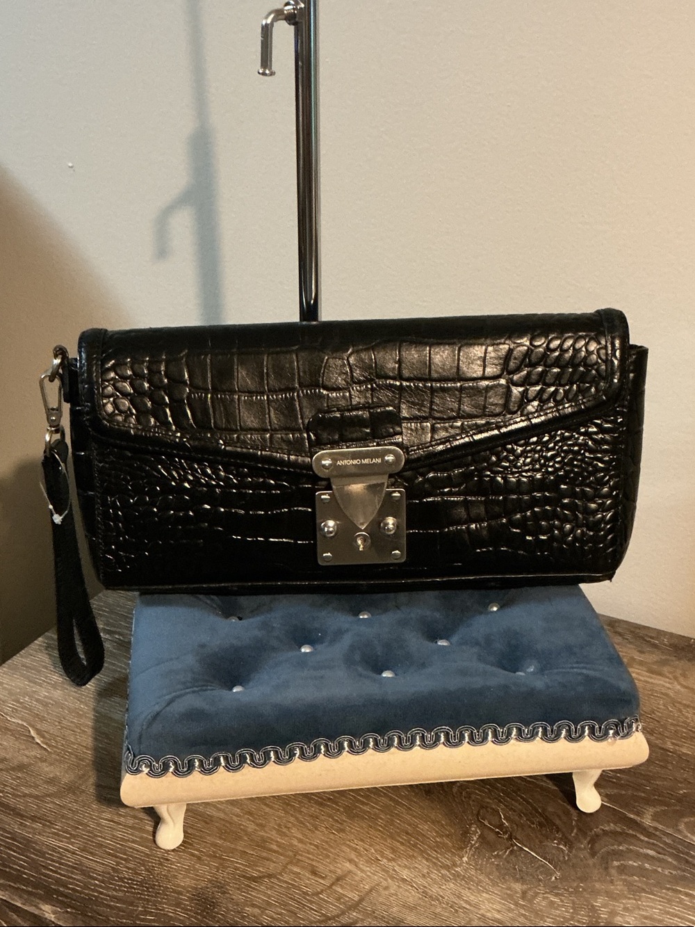 ANTONIO MELANI NWOT Black Croc-Embossed Leather Wristlet Clutch Silver Hardware